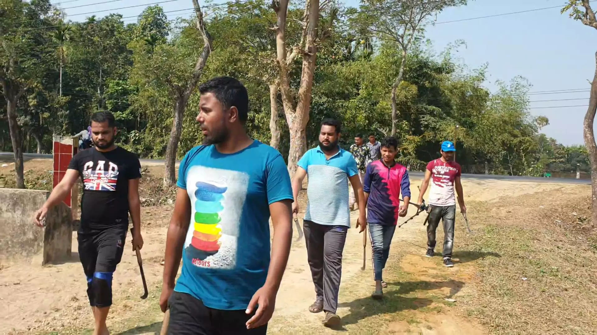 উমনপুর গ্রামের যুব সমাজের উদ্যোগে চলছে সৌন্দর্য বর্ধনের কাজ