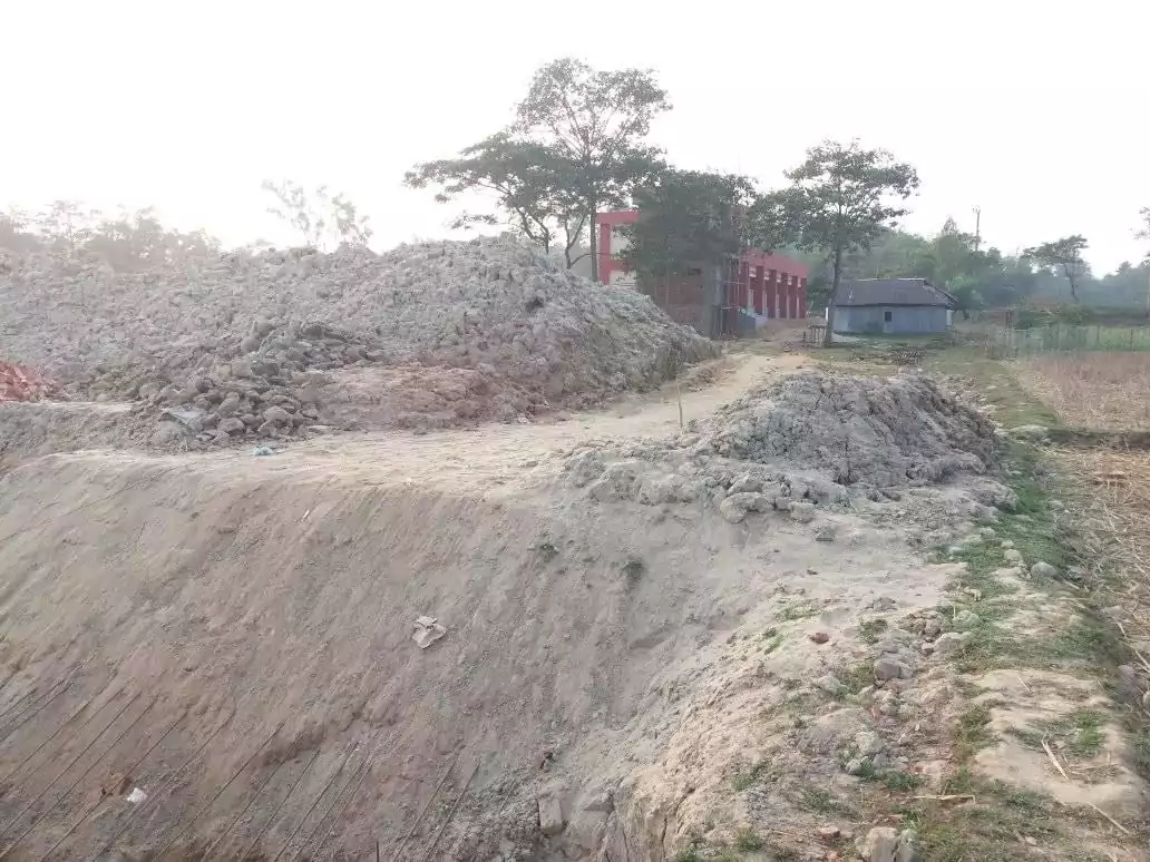 চিকনাগুল ইউনিয়ন স্বাস্থ্য ও পরিবার কল্যাণ কেন্দ্রের খনন কাজ চলমান