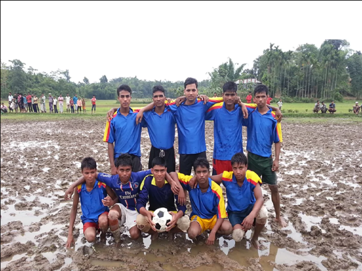 গ্রামের সাবেক ফুটবল খেলোয়াড়